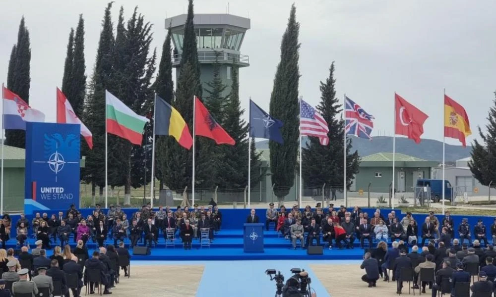 Εγκαινιάστηκε η βάση του ΝΑΤΟ στο Κουτσόβα της Αλβανίας- Τα τουρκικά «Μπαϊρακτάρ» θα πετάνε πάνω από τον ουρανό της Αλβανίας